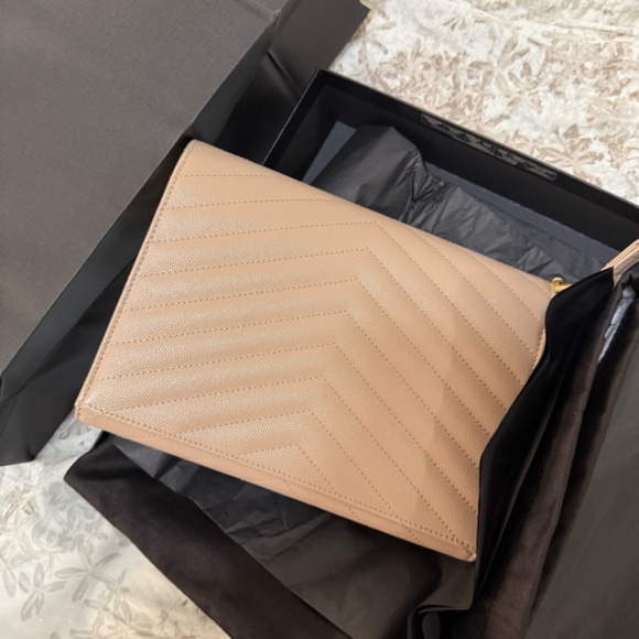 YSL CASSANDRE MATELASSÉ FLAP POUCH IN GRAIN DE POUDRE LEATHER - Picture 7 of 10